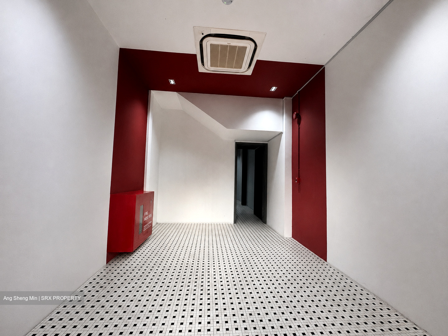 Tessensohn Road (D8), Office #581371511